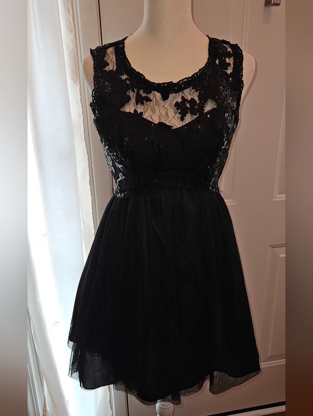 Sequin Hearts Black Lace & Tulle Mini Prom/Homecoming Fit & Flare Dress - Size 3